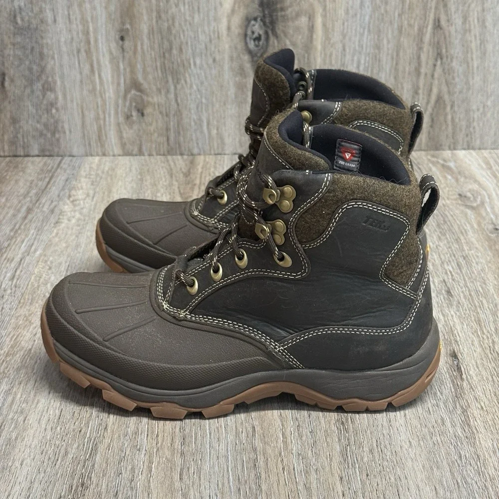 LL Bean Storm Chaser Boots Womens 9 Primaloft Waterproof Leather Upper Insulated